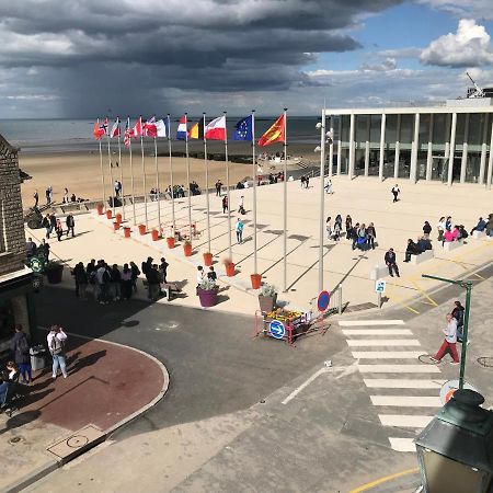 Vue Mer A Arromanches Kültér fotó